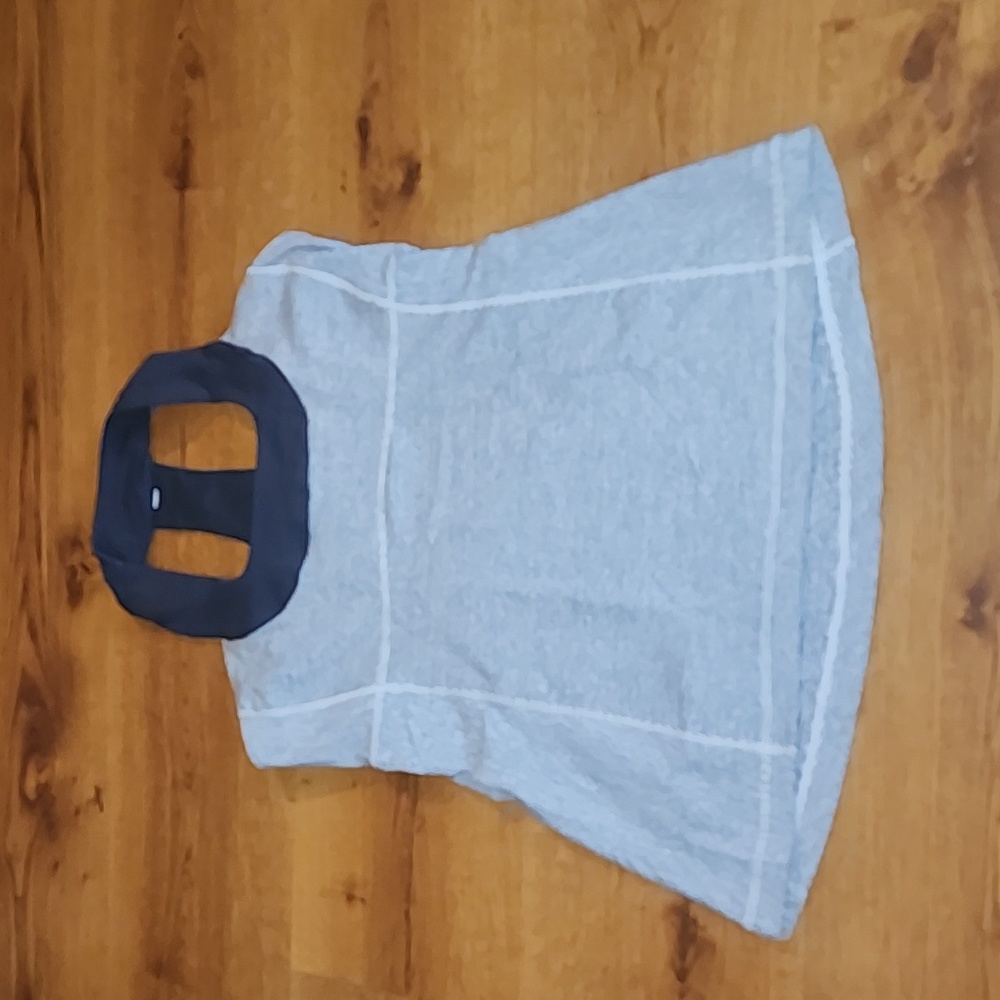 Lululemon athletica gray white razer back size 10 used in great condition